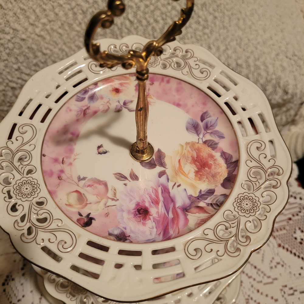 Vintage-Inspired Maison Blanc Tea Time Floral 3 Tiered Serving Stand - Picture 4 of 6